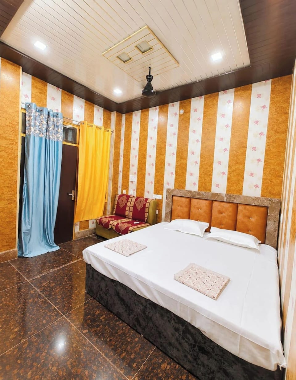 Deluxe Double Room, Multiple Beds, Air conditioning | Hypo-allergenic bedding, desk, soundproofing, free WiFi