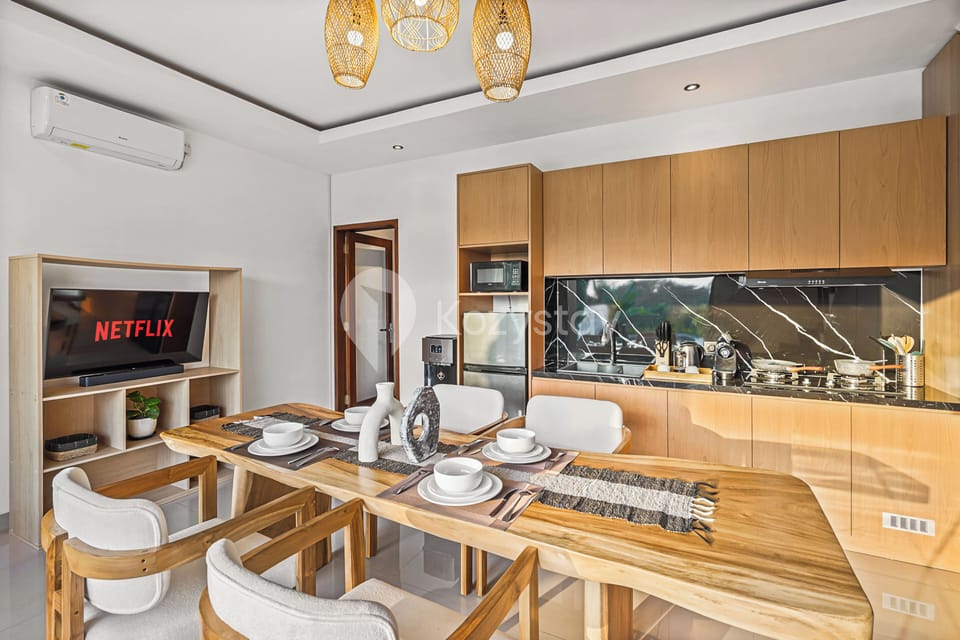 Villa, 3 Bedrooms, Garden View | Dining room