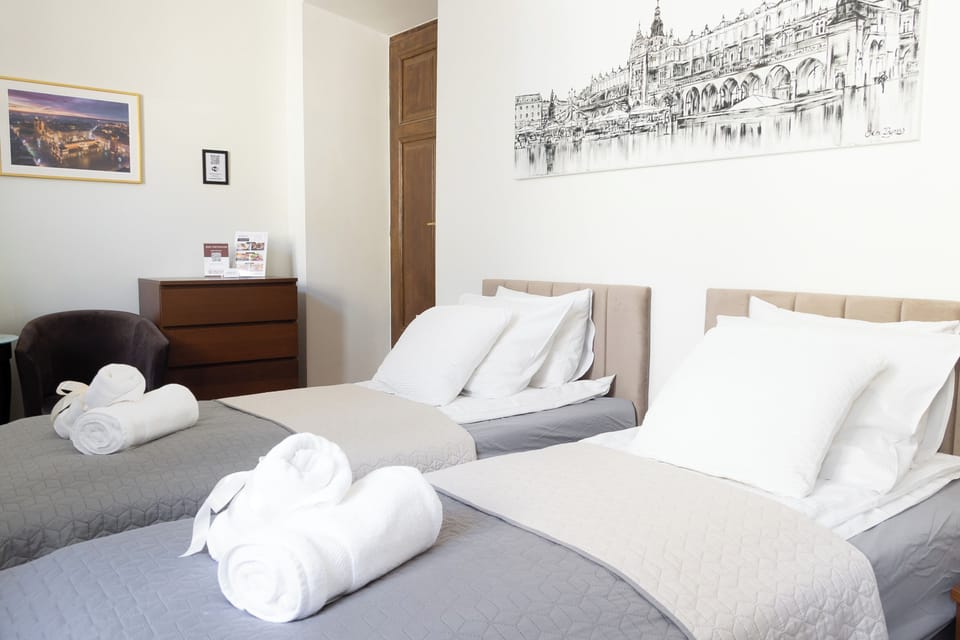 Deluxe Twin Room | In-room safe, blackout drapes, iron/ironing board (on request)