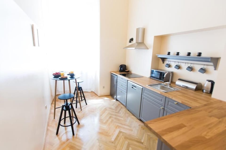 Deluxe Apartment, 2 Bedrooms, Kitchen | In-room safe, blackout drapes, iron/ironing board, free WiFi