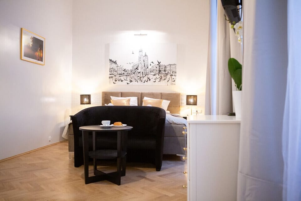 Deluxe Twin Room | In-room safe, blackout drapes, iron/ironing board (on request)