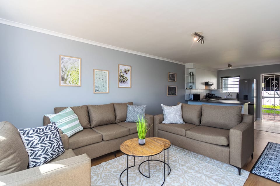 Comfort Apartment, Patio, Garden View | Living area