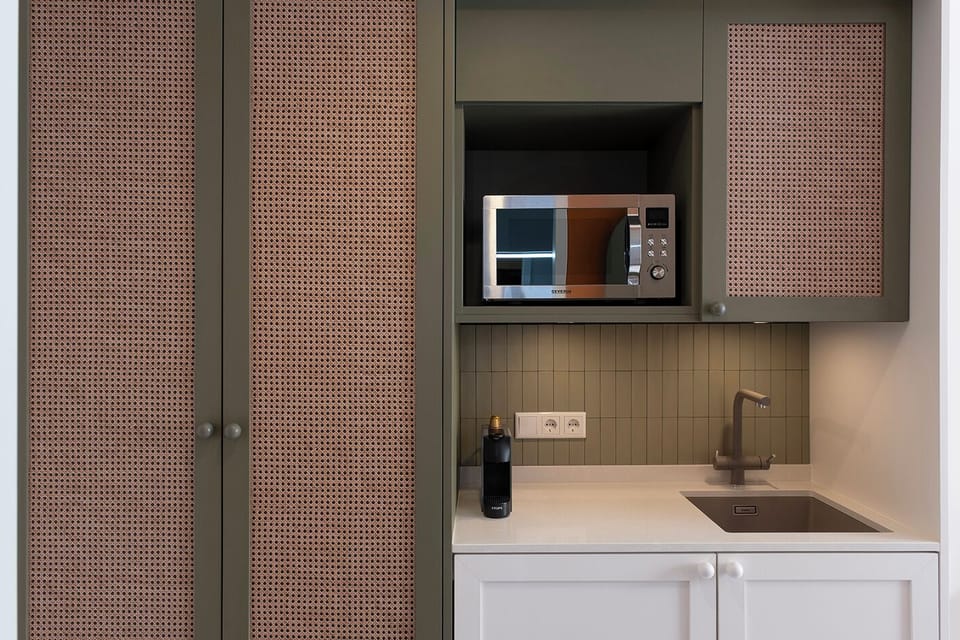 Basic Double Room | Private kitchen | Fridge, microwave