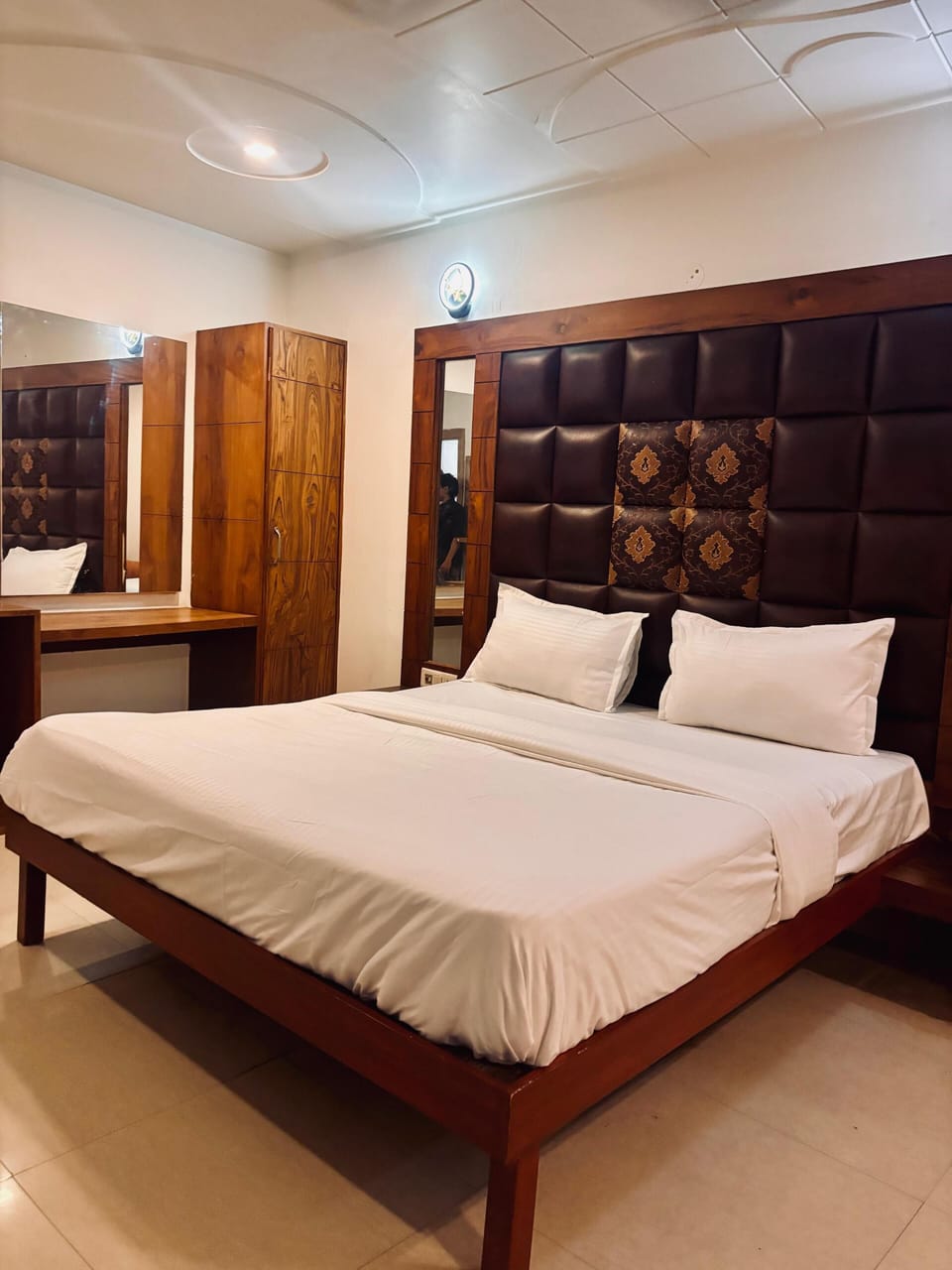 Deluxe Double Room, City View | In-room safe, desk, laptop workspace, soundproofing