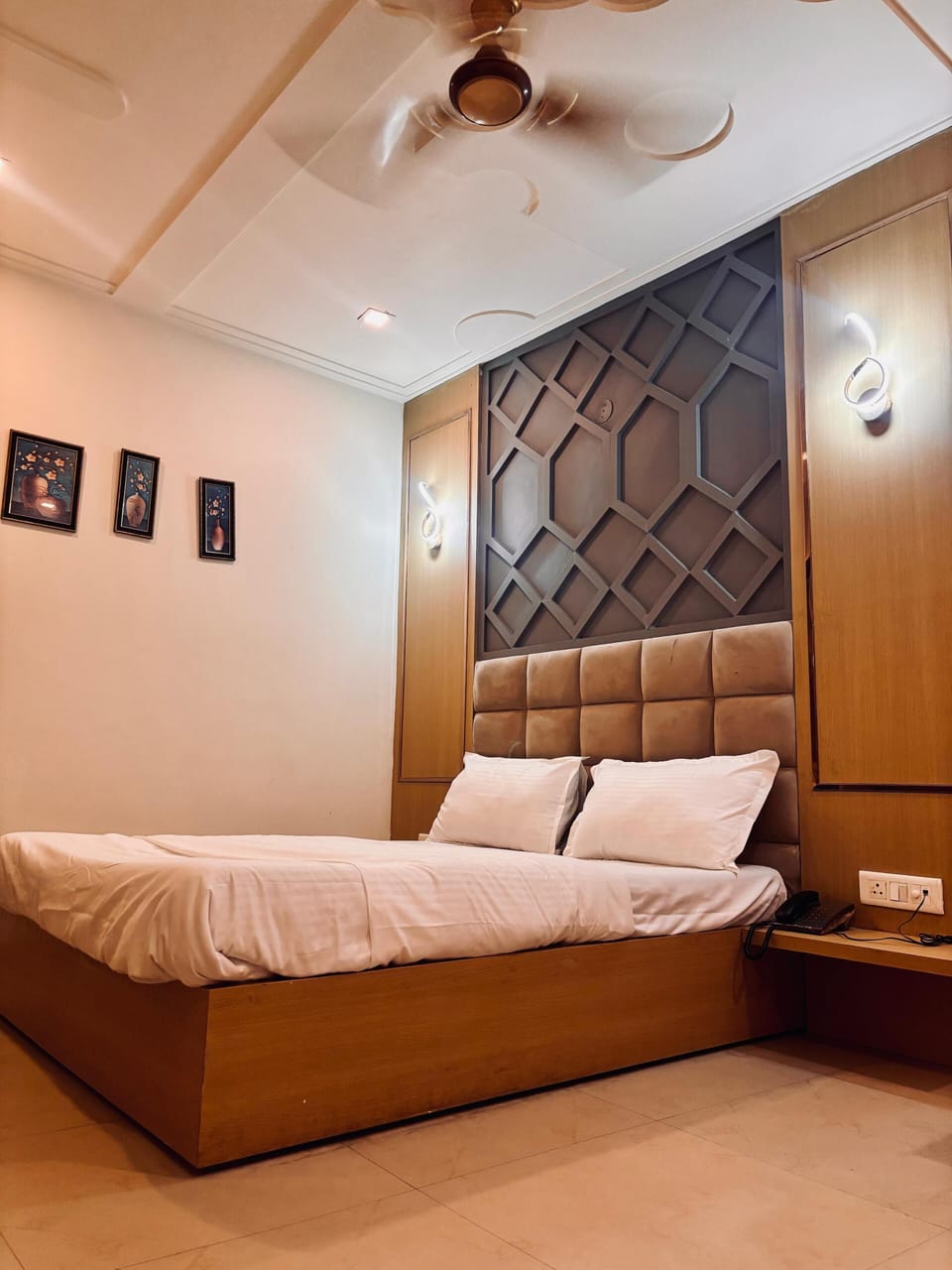 Deluxe Double Room, City View | In-room safe, desk, laptop workspace, soundproofing