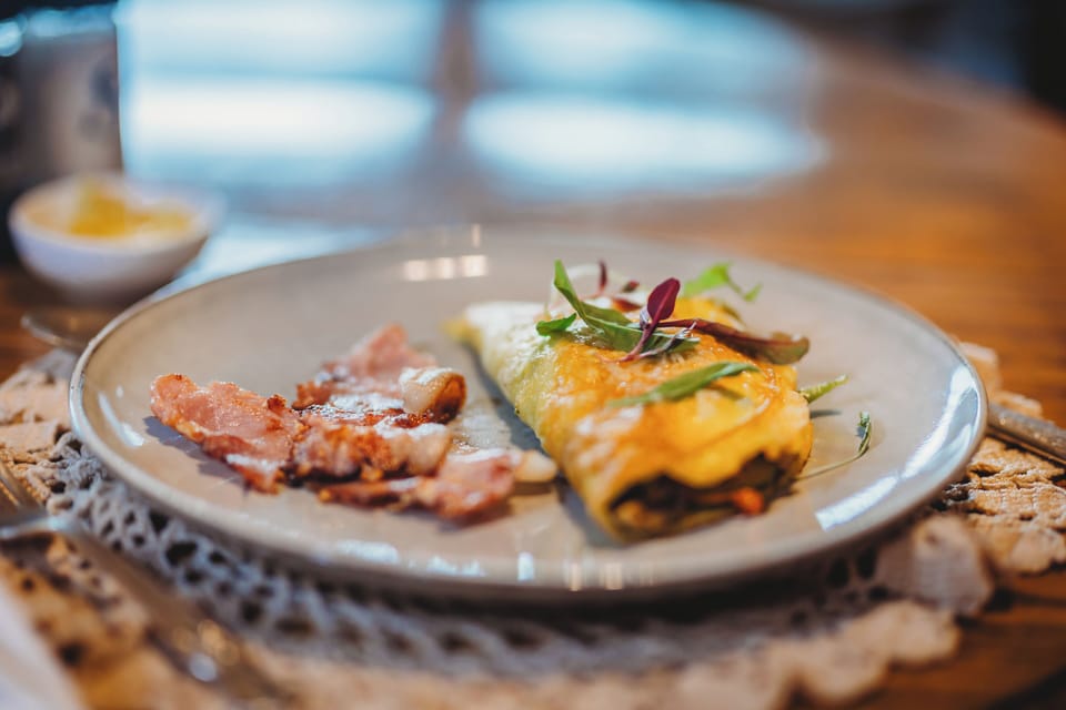 Daily full breakfast for a fee