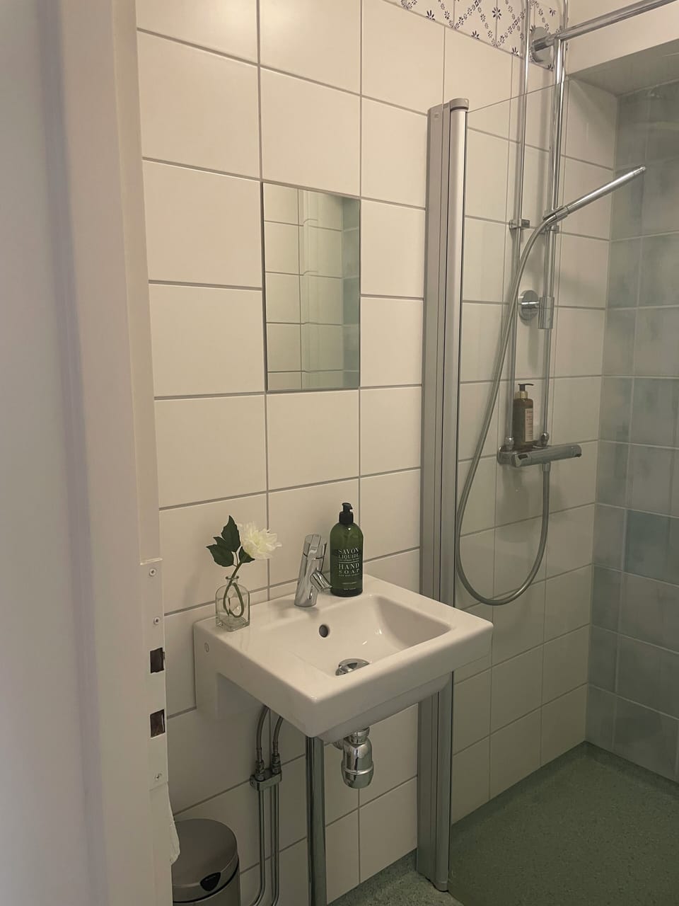 Single Room, Canal View | Bathroom | Shower, hair dryer, towels, soap