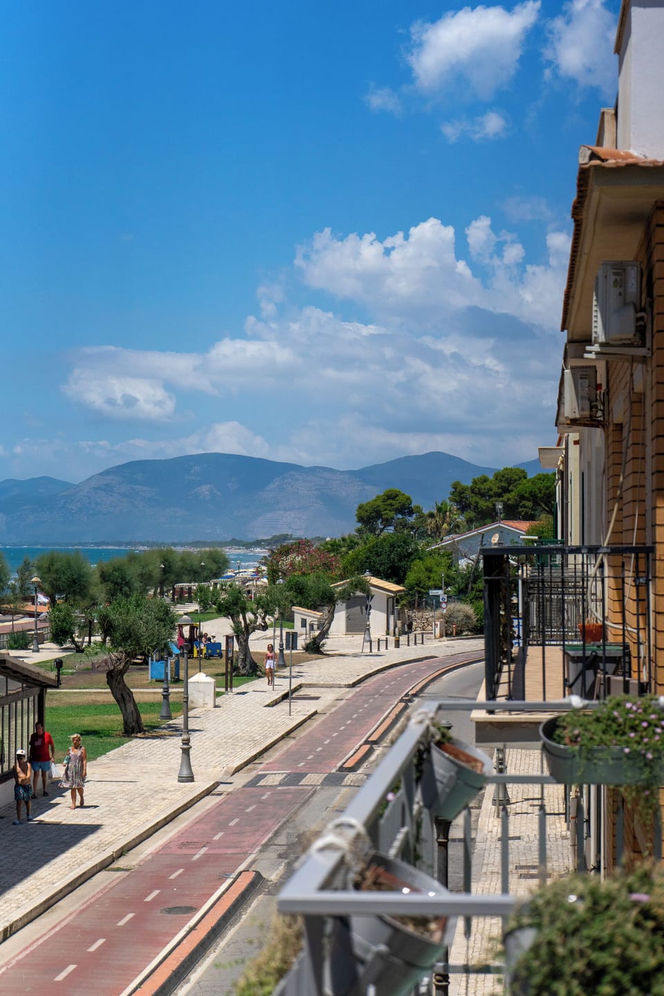 Panoramic House | Water view