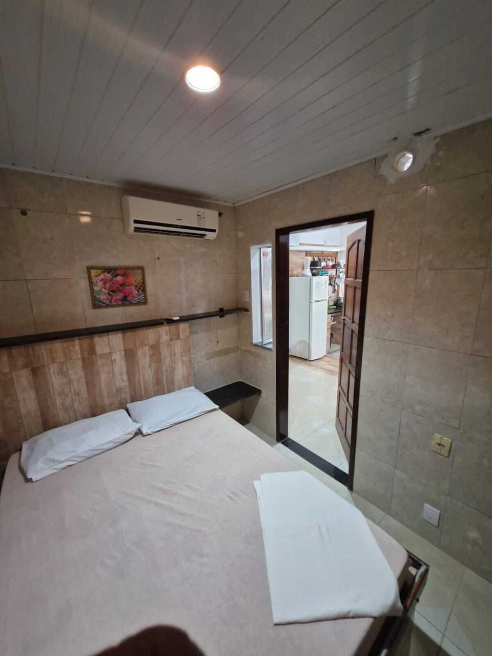 House | Free WiFi