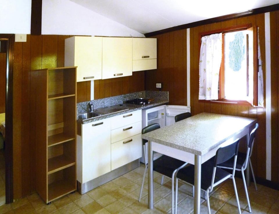 Mobile Home | Dining