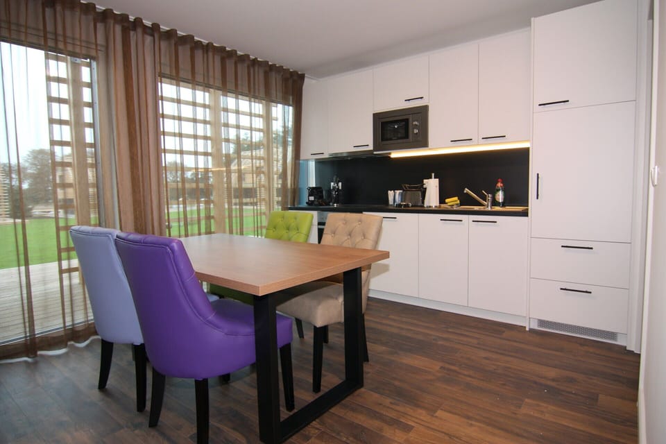 Classic Mobile Home, 2 Bedrooms | Private kitchen | Coffee/tea maker, fridge, microwave, oven