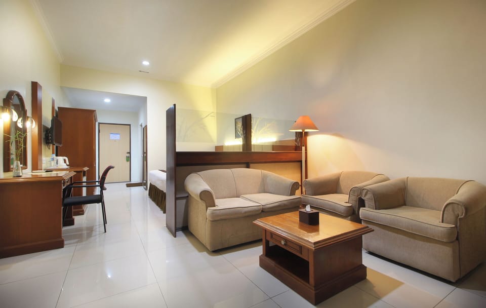 Executive Room | Laptop workspace, free WiFi, bed sheets