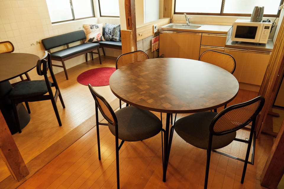 Basic Apartment, Non Smoking | In-room dining