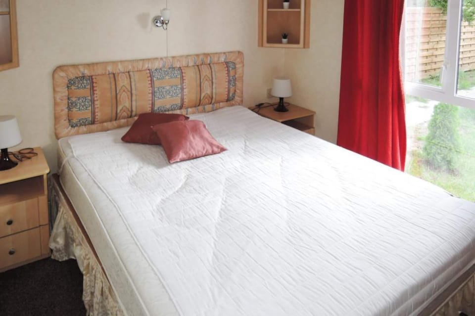 Mobile Home | 2 bedrooms, individually furnished, bed sheets
