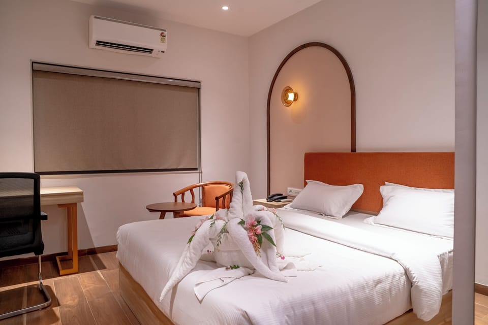 Deluxe Double Room | Desk, laptop workspace, free WiFi