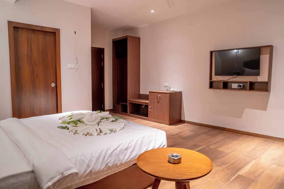 Executive Room | Desk, laptop workspace, free WiFi
