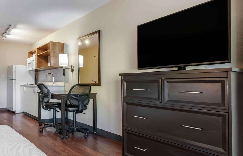 Suite, 1 Bedroom, Non Smoking | Premium bedding, desk, laptop workspace, blackout drapes