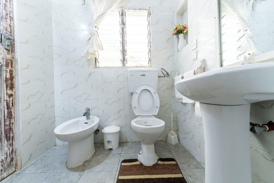 Apartment, 2 Bedrooms | Bathroom | Slippers
