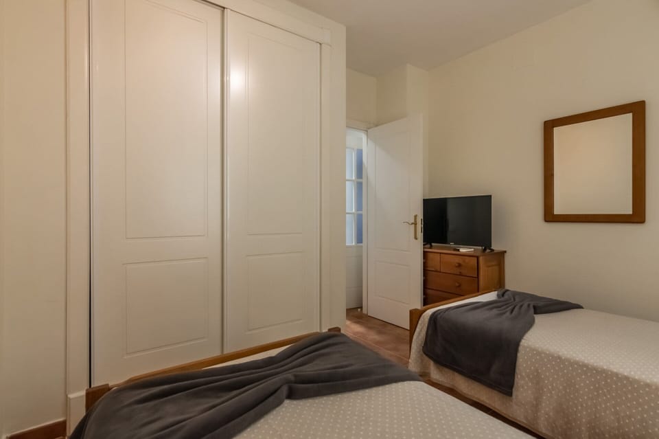 Apartment | 2 bedrooms, iron/ironing board