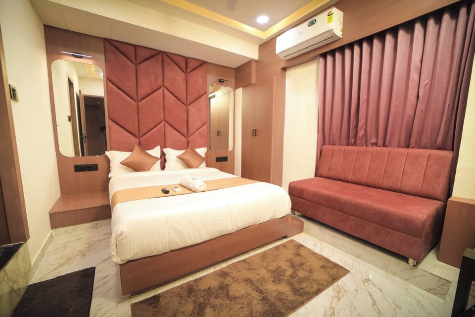 Deluxe Double Room, Non Smoking, Housekeeping | Desk, free WiFi