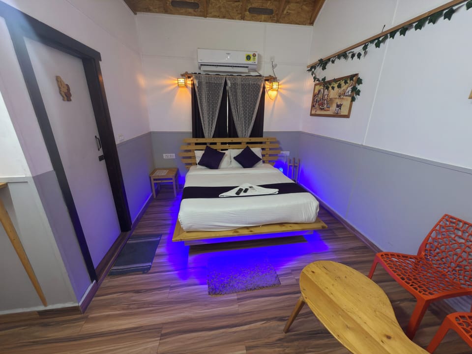 Deluxe Double Room, Balcony, City View | Desk, laptop workspace, free WiFi