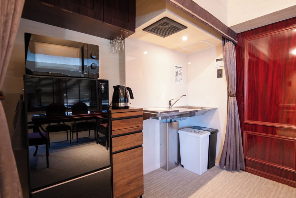 Standard Apartment, 1 Bedroom, No Housekeeping | Private kitchen