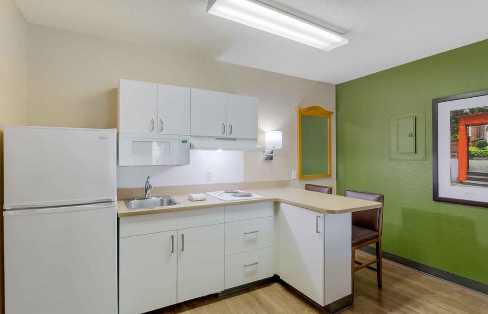 Fridge, microwave, stovetop