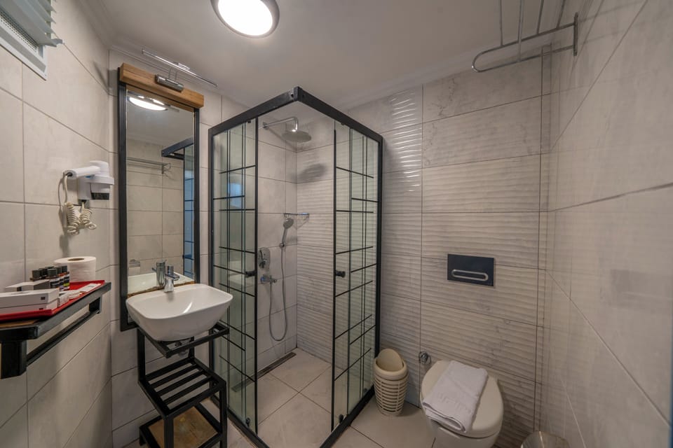 Standard Room, Courtyard View | Room amenity