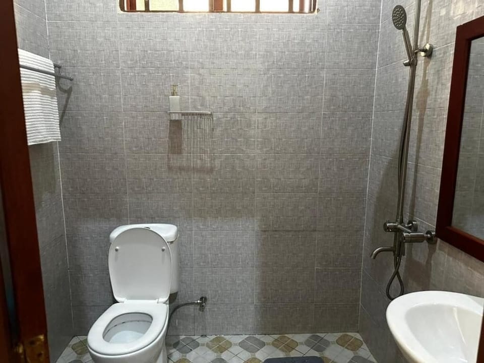 Luxury Villa, Garden View | Bathroom | Shower, slippers, bidet, towels