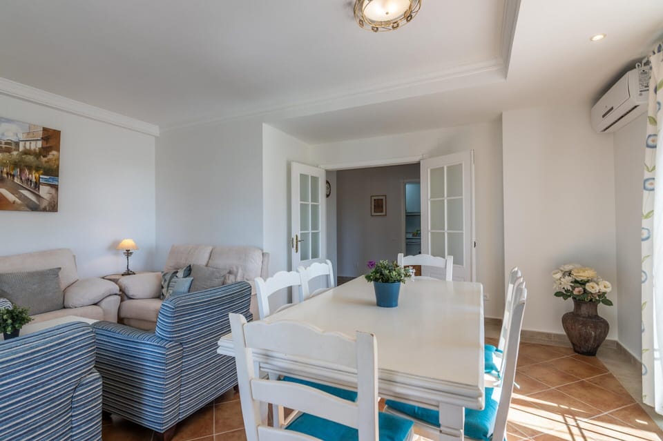 Apartment | Dining