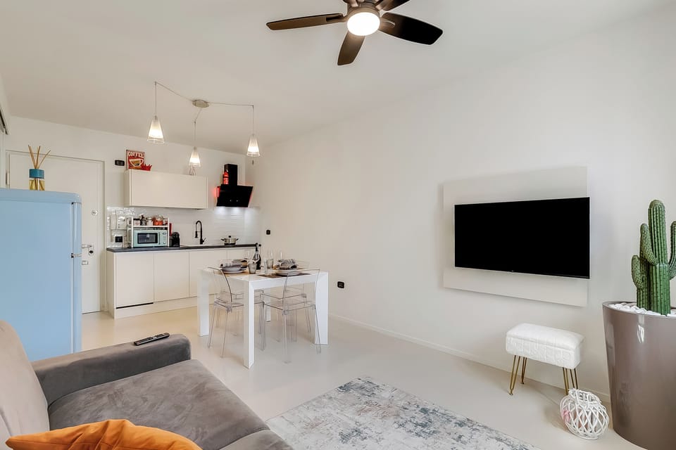 Standard Apartment, 1 Bedroom, Microwave (Appartamento Feva) | Living area | Smart TV