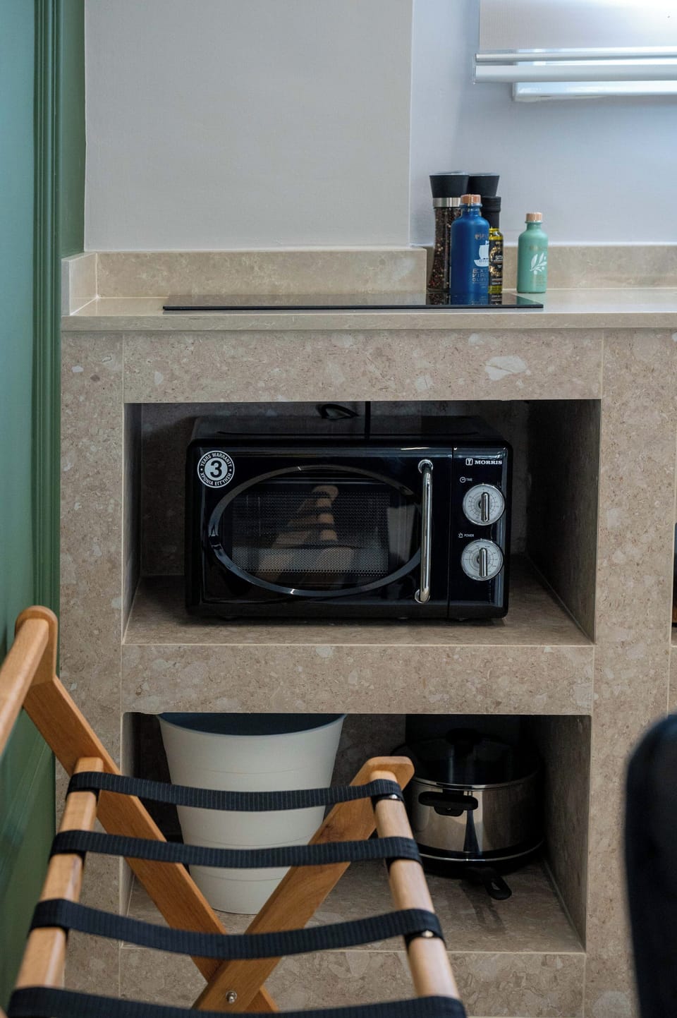 Suite | Private kitchen | Mini-fridge, microwave, stovetop, cookware/dishes/utensils