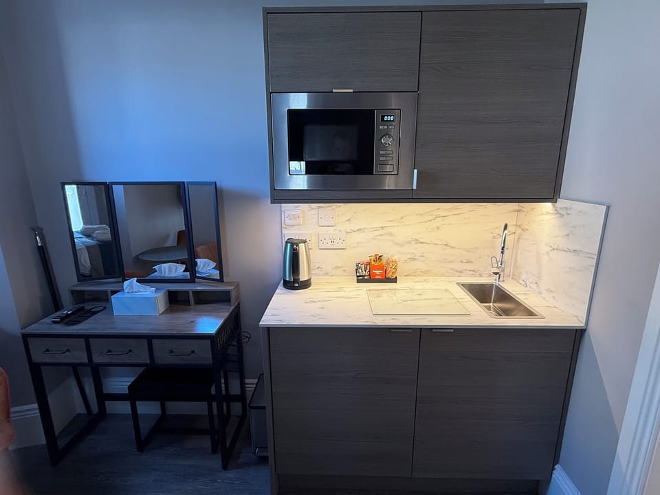 Studio, 1 Bedroom (House Studio Room) | Hypo-allergenic bedding, iron/ironing board, bed sheets