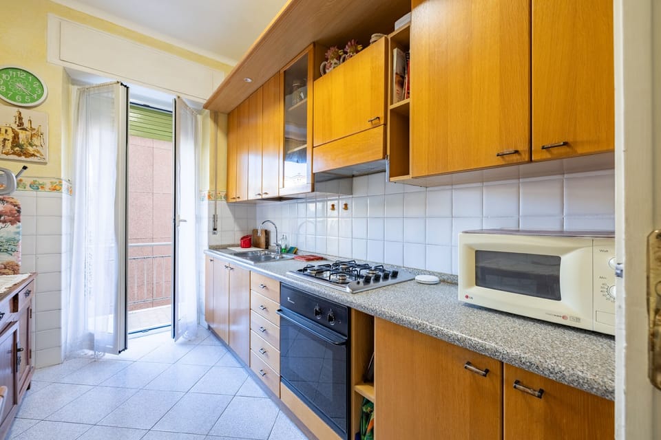 Apartment, 2 Bedrooms, Balcony | Private kitchen | Fridge, oven, stovetop, cookware/dishes/utensils