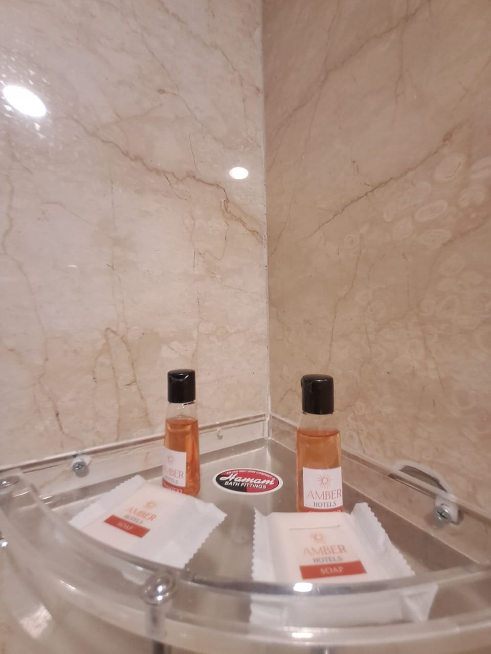 Deluxe Double Room | Bathroom | Shower, free toiletries, towels, soap