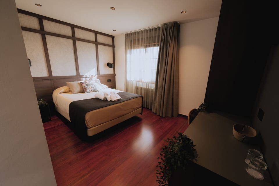 Double Room | Premium bedding, down comforters, soundproofing, free cribs/infant beds