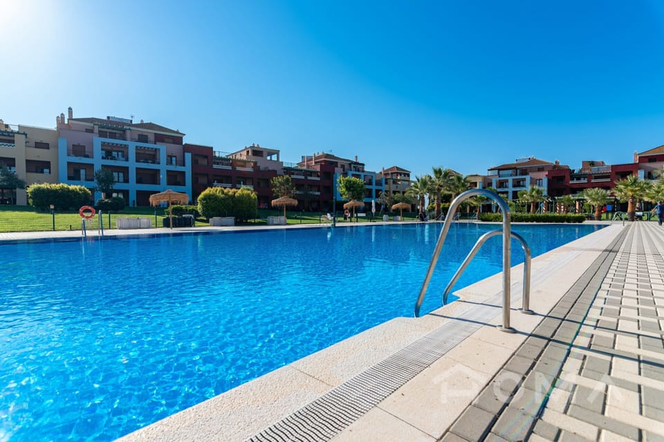 Apartment | Pool | Outdoor pool