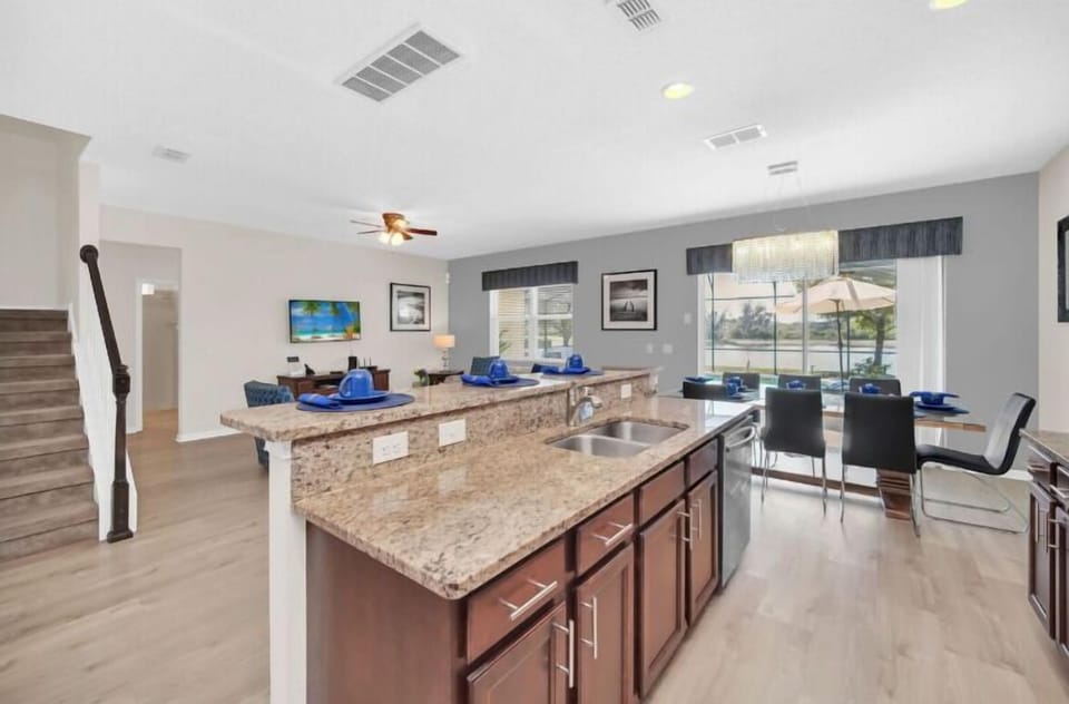 House | Private kitchen | Highchair