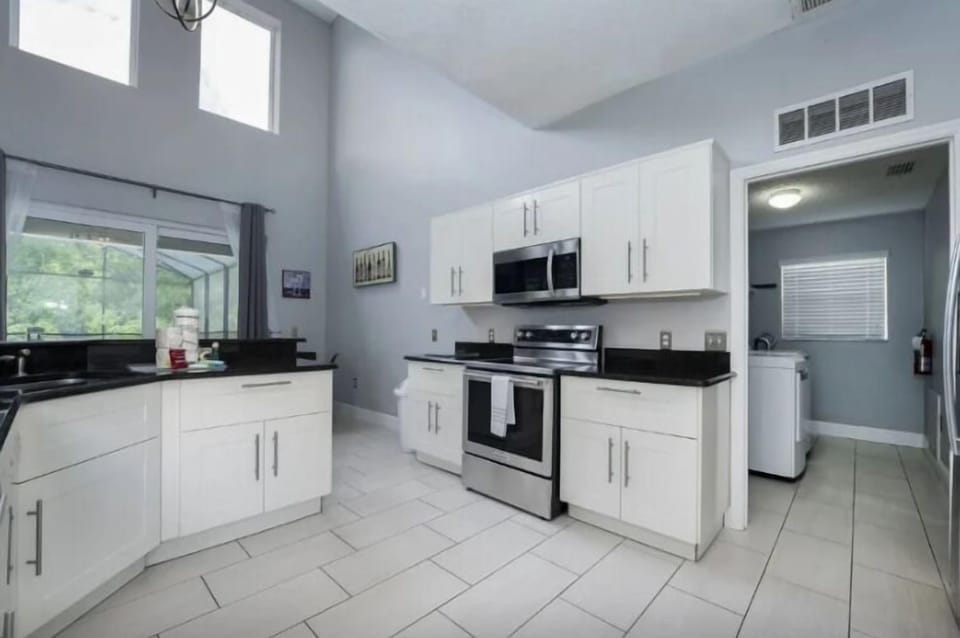 House | Private kitchen | Full-size fridge, microwave, oven, stovetop