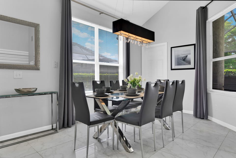 House | In-room dining