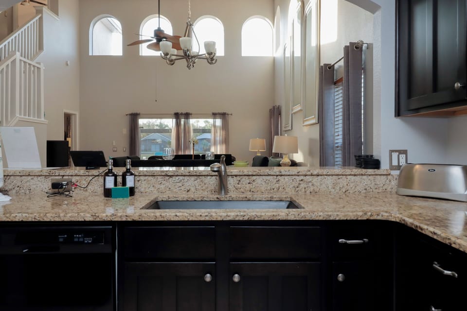 House | Private kitchen | Full-size fridge, microwave, oven, stovetop