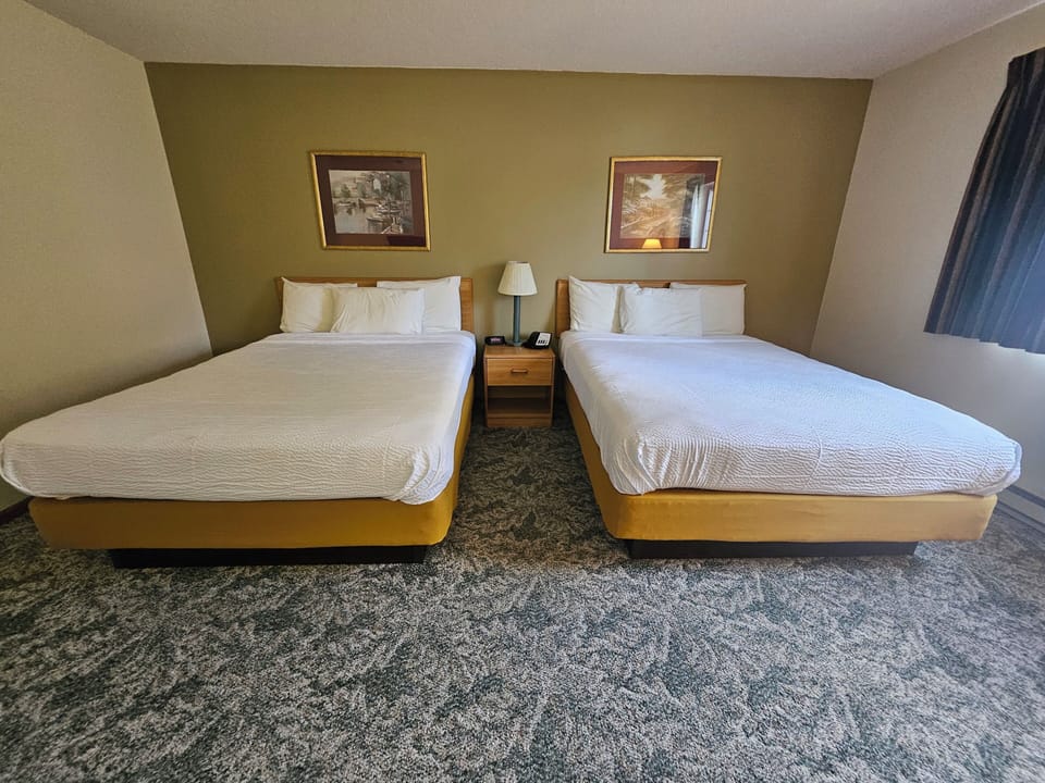 Double Room, 2 Queen Beds | Individually decorated, individually furnished, desk, soundproofing