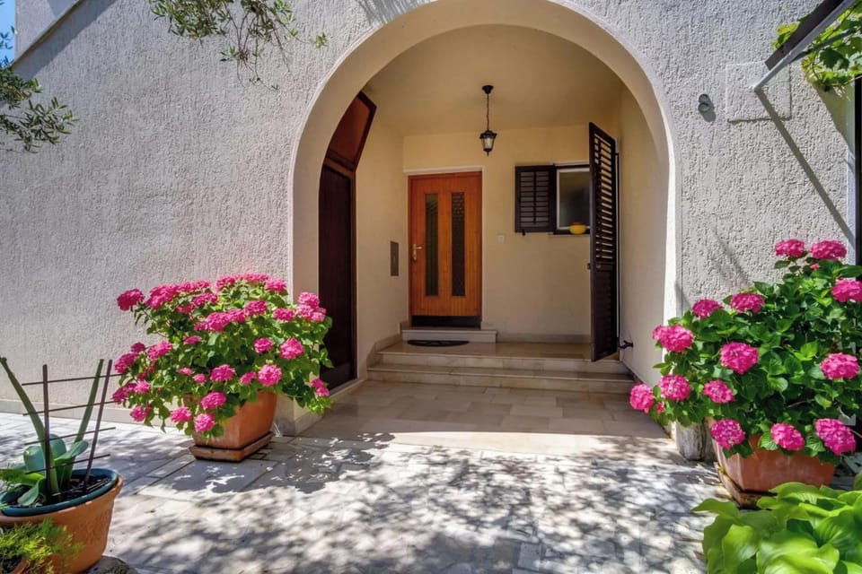Family Apartment, 2 Bedrooms, Microwave (Secret Garden Apartment Mali Lošinj) | Exterior detail