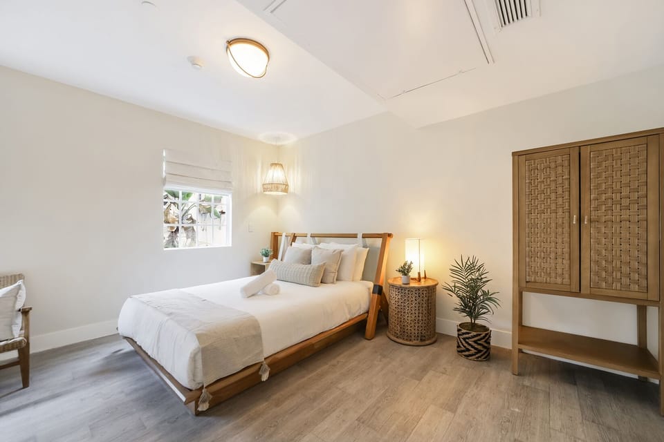 Standard Room, 1 Queen Bed, Private Bathroom (Self check-in) | Premium bedding, blackout drapes, iron/ironing board, free WiFi