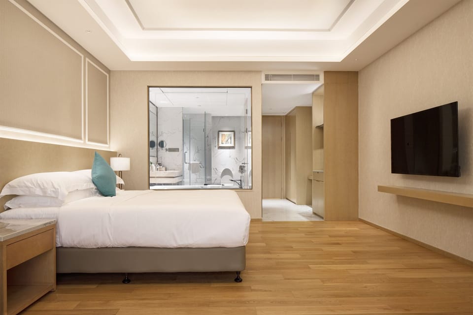 Superior Single Room | In-room safe, desk, blackout drapes, soundproofing