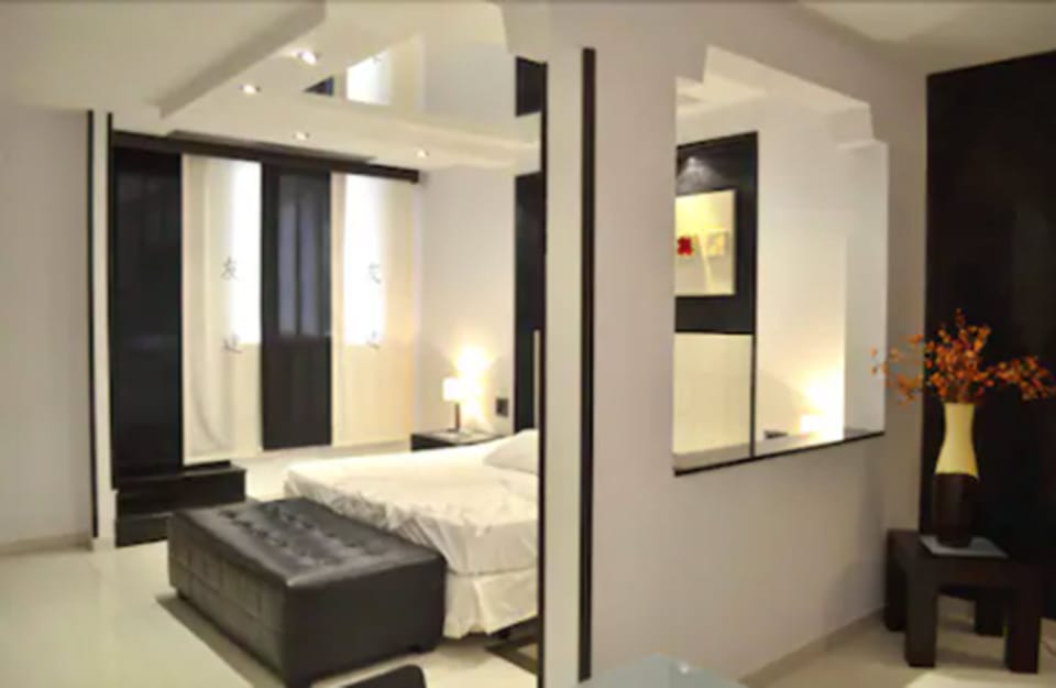 Suite (Zouk) | 1 bedroom, minibar, in-room safe, desk
