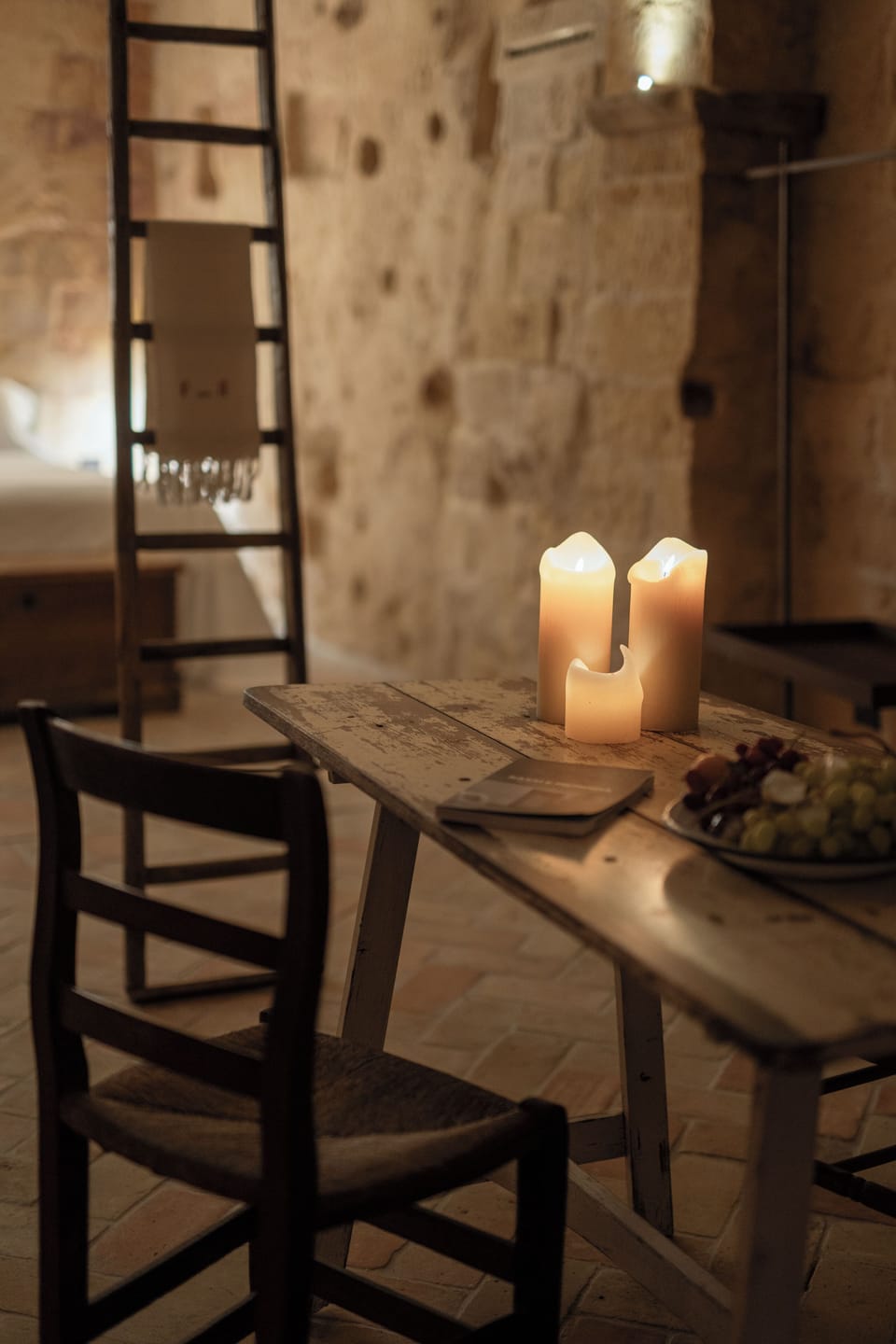 Junior Suite | Living area | 22-inch flat-screen TV with digital channels, TV