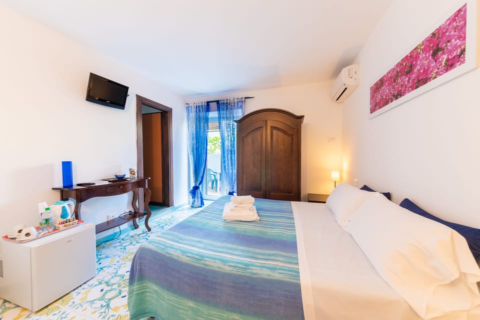 Double or Twin Room, Non Smoking, Garden View | 1 bedroom, Egyptian cotton sheets, premium bedding, free minibar