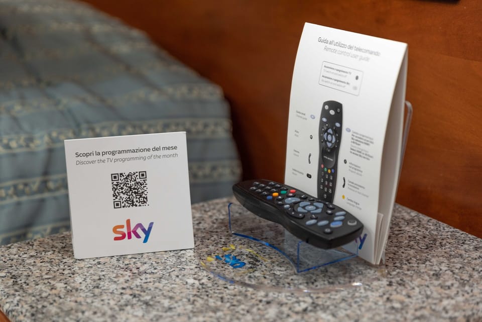 Suite, Garden View | Minibar, in-room safe, desk, soundproofing