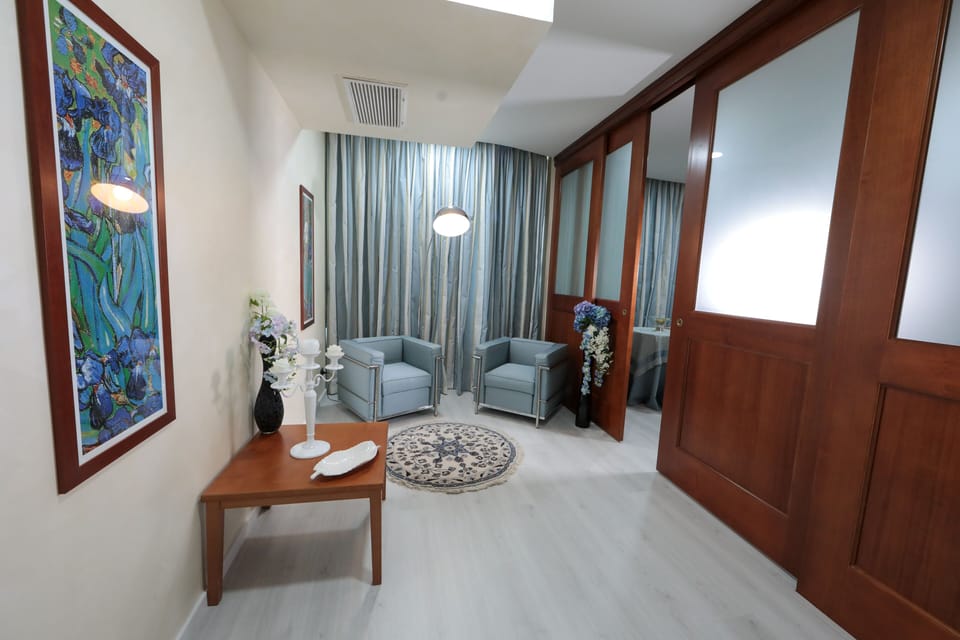 Suite, Garden View | Living area